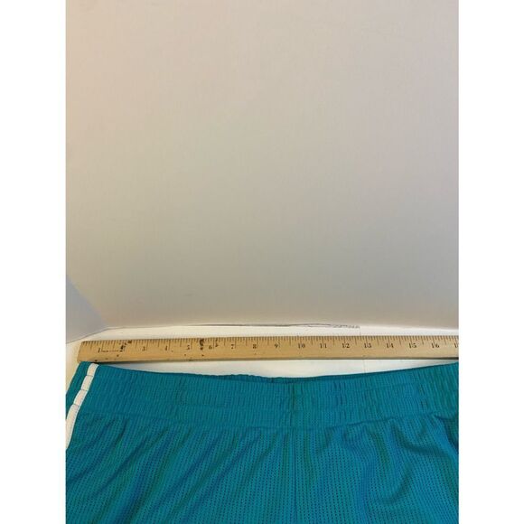 Danskin green shorts size 2x - Picture 4 of 8